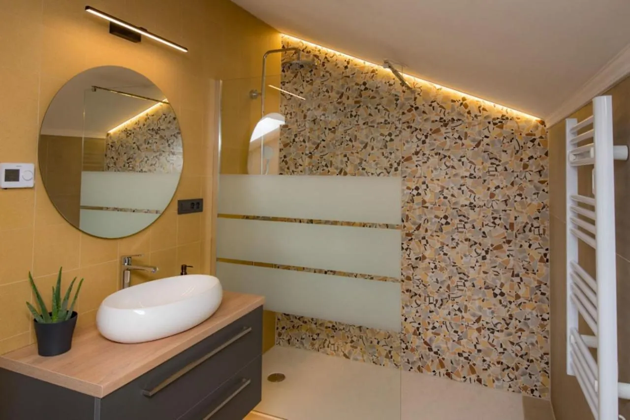 Luxury Apartment Paula Bakar 0*,